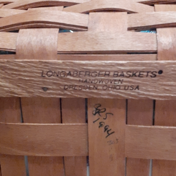 Preowned Longaberger basket - Picture 2 of 2